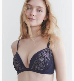 Side To Cup Embroidery Lace Smoothing Non-wire Bra